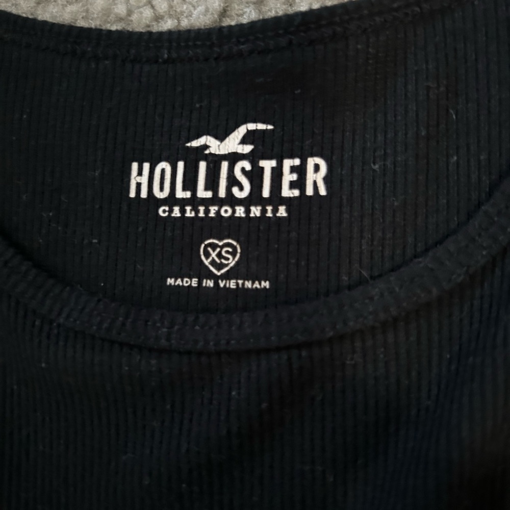 Size xs black Hollister tie tank top - Picture 2 of 2